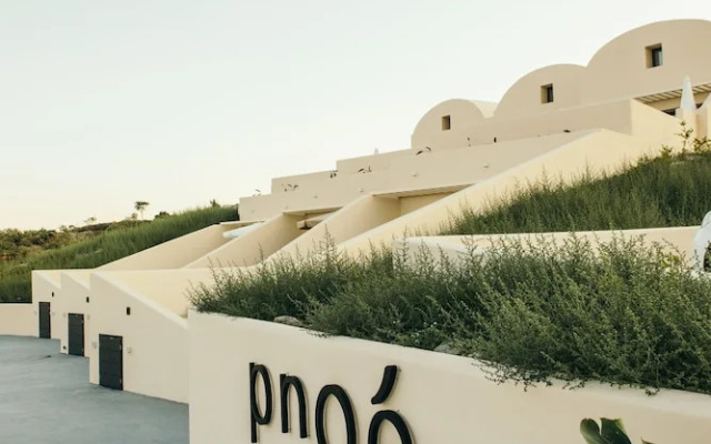Pnoe Luxury Suites