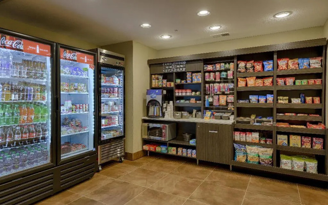 Candlewood Suites Lakeville I-35