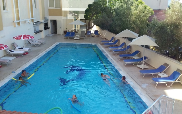 Mert Seaside Hotel