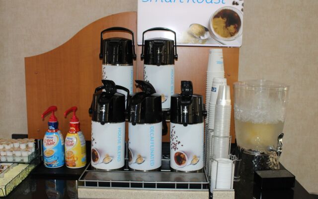 Holiday Inn Express Kansas City-Liberty by IHG