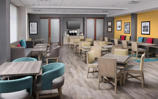 Hampton Inn Miami - Airport East, FL