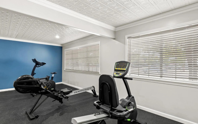 HomeTowne Studios by Red Roof Yuba City Bonanza – Marysville