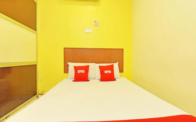 OYO 582 Hotel Walk Inn