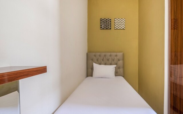 OYO Living 1877 Side Corner
