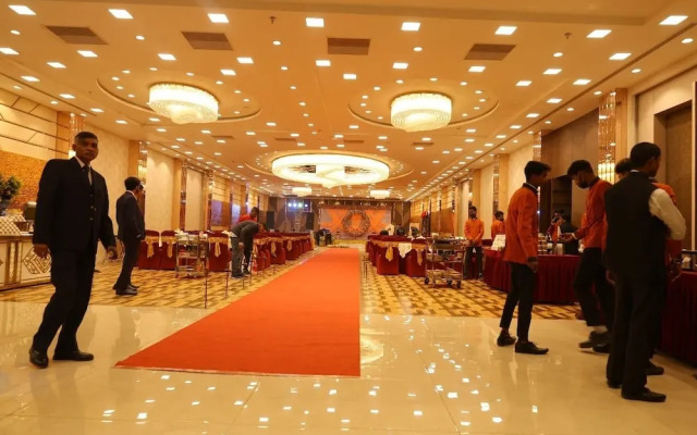 Hotel Cheer Royale