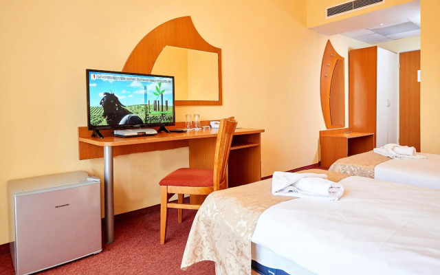 Paradise Hotel - Pomorie