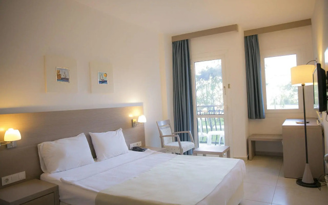 Bodrum Sea Side Beach Club Hotel
