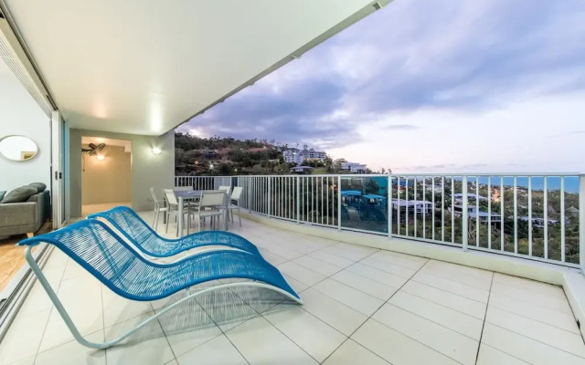 Coral View at Azure Sea