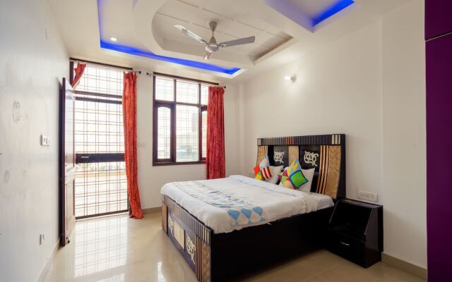 OYO 13291 Home Valley View 2BHK Near Picture Palace