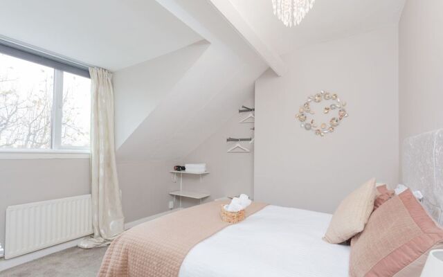 92 Templemore Ave Guest house