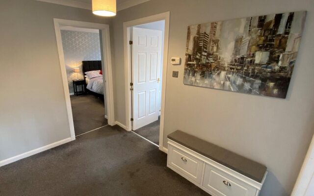 NEW Super 2 Bedroom Flat in Falkirk