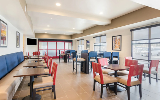 Comfort Suites Near Denver Downtown