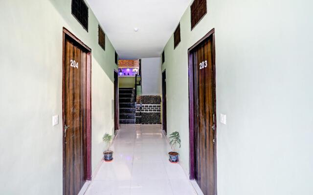 OYO 81244 Forty Three Mainvue