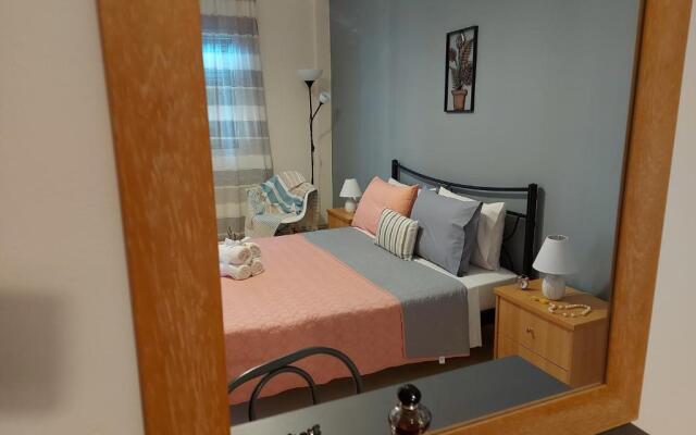 Niki Thalia Viros Apartment No2.