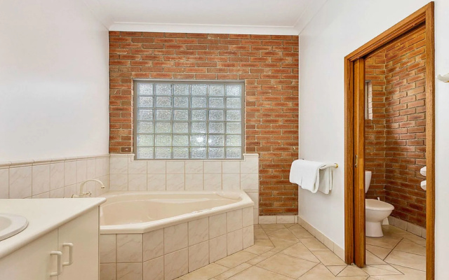 Coastal Waters Motor Inn