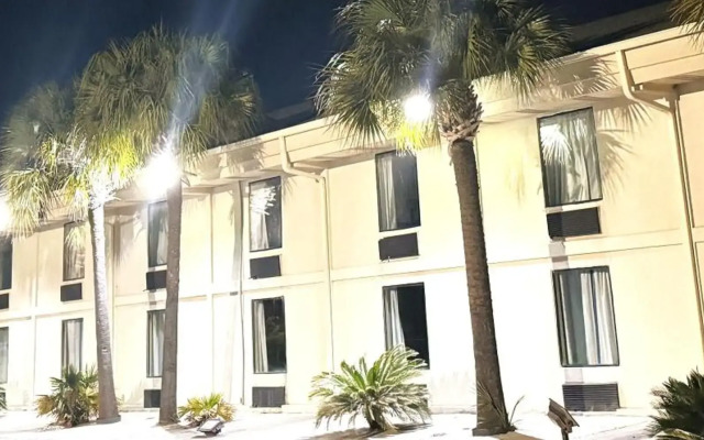 Regency inn and Suites