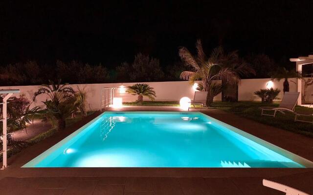 Golden Holiday 2 Ville con piscine indipendenti e separate