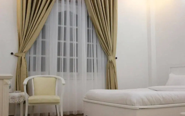 Pho Lanh Hotel