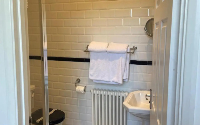 Canterbury Hotel