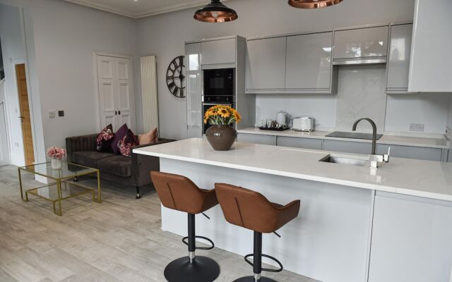 Victoria Colonnade ApartHotel