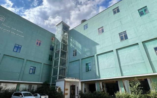 Zhoukou Yihua Yizhu Boutique Hotel