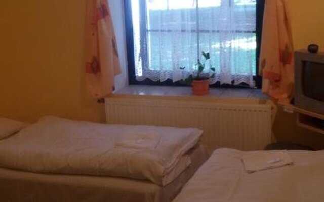 Pension No 30 And Restaurant In Chaloupky