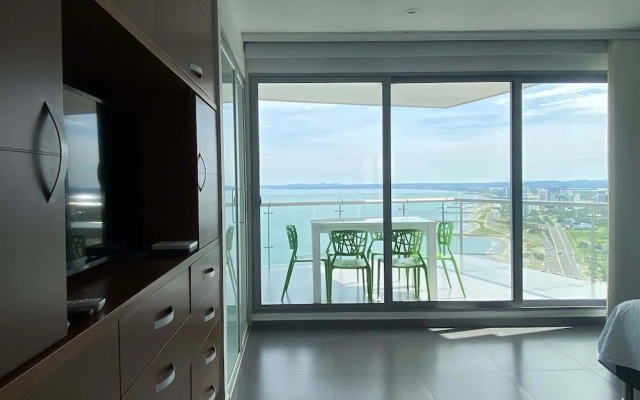 w Amazing 3BR w Ocean View in Marbella