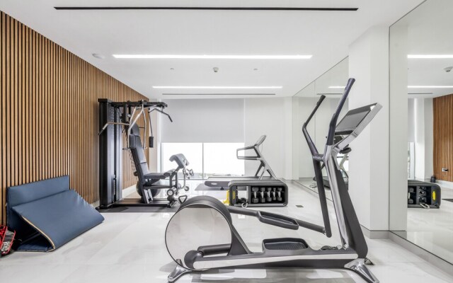 Luxe Dubai Marina 3Flr 4BR w Pool Sauna