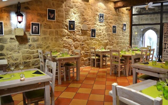 Les Feuilles dAcanthe