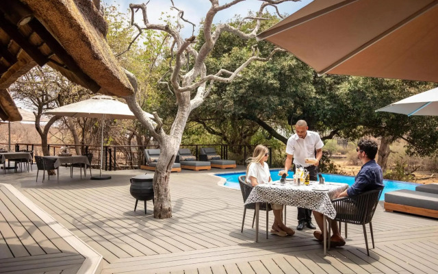Tuningi Safari Lodge