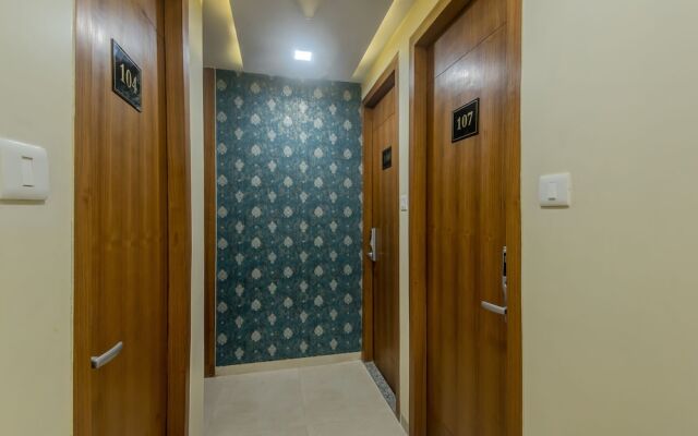 OYO 9996 Hotel Arton Suites