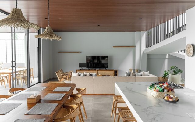 Greenhill Mountain City View 8BR Villa Heated Pool