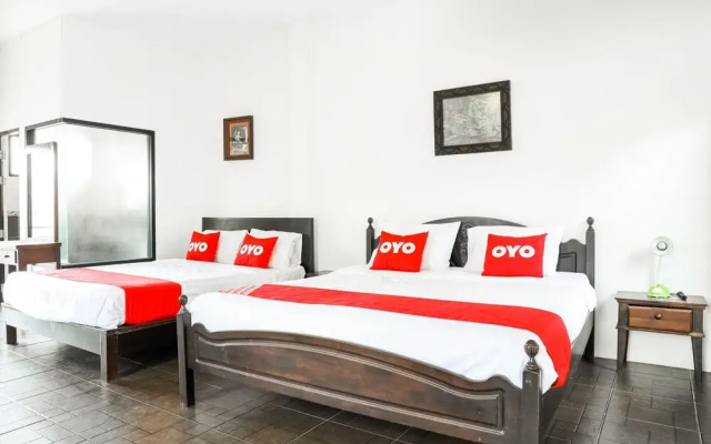 Oyo 365 Family Bungalow
