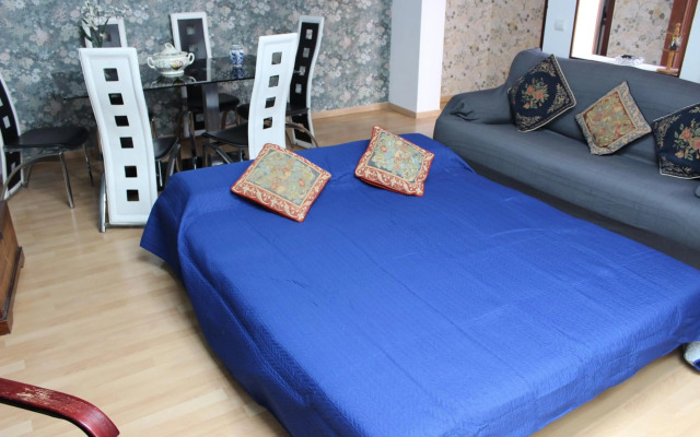 JUDERIA CENTER PREMIUM SUITES FREE Parking