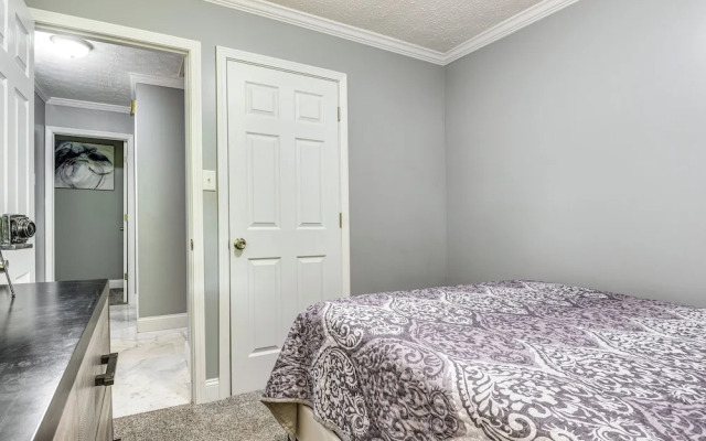 Indianapolis Vacation Rental ~ 8 Mi to Downtown!