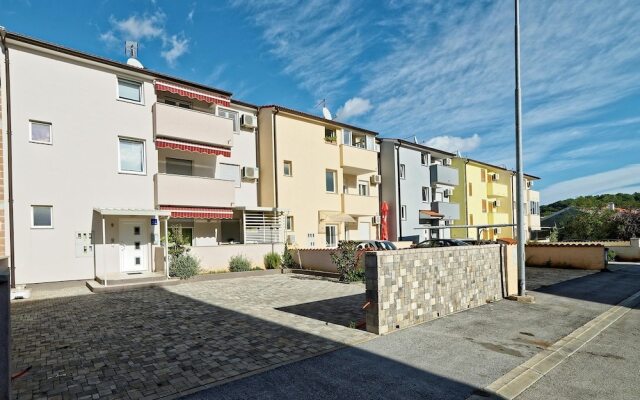 Apartment Hennion / Two Bedrooms A3 Liam