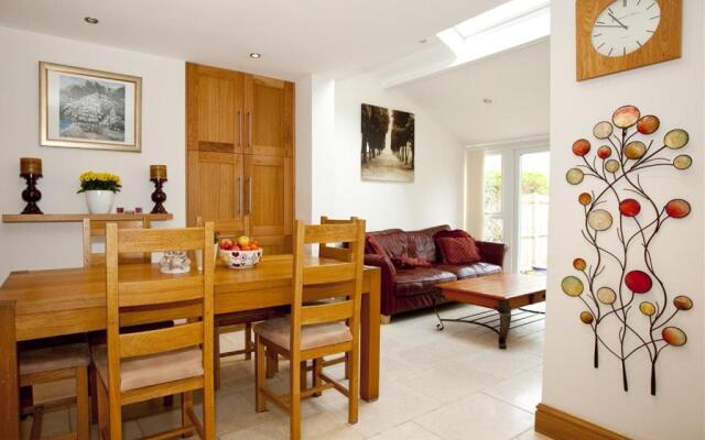 Rosas Bed and Breakfast