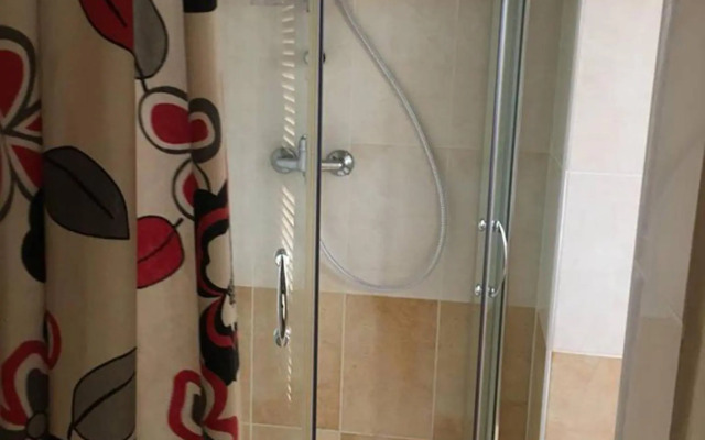 Qronfli Holiday Apartments With Swimming Pool