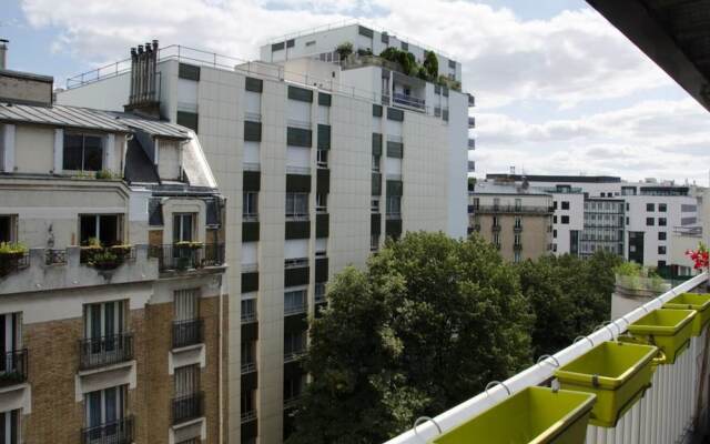 2 Bedroom Apartment With Balcony Near Eiffel Tower And Invalides