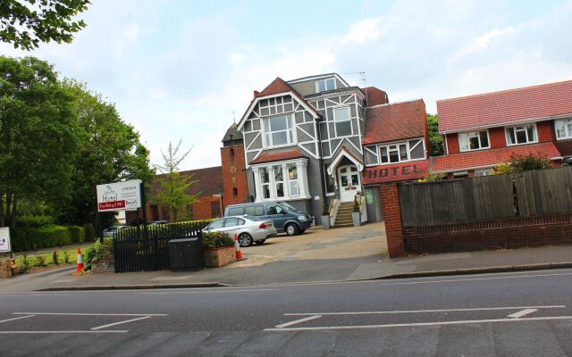 Gidea Park Hotel