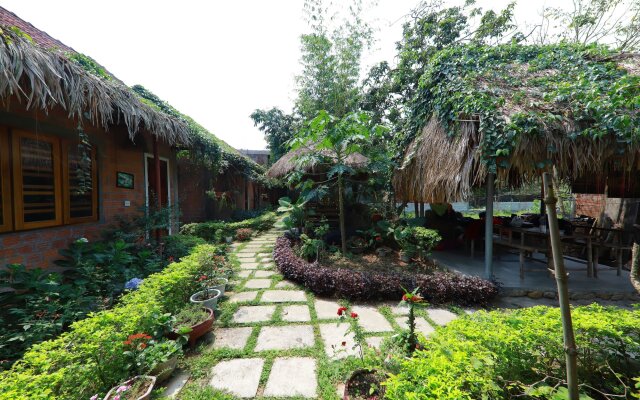 Green Riverside Cosy Home