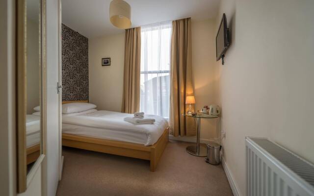 Starboard Stays Southampton