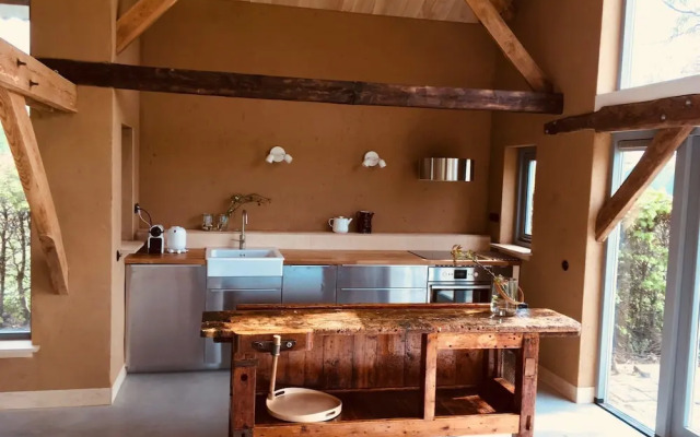 In het huis van Jo Daggert