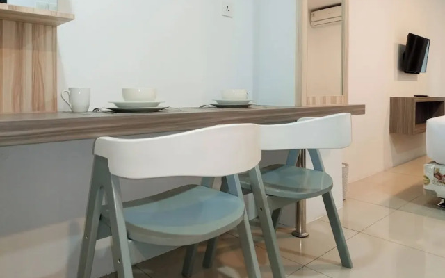 Simply Look And Cozy Studio At De Prima Apartment
