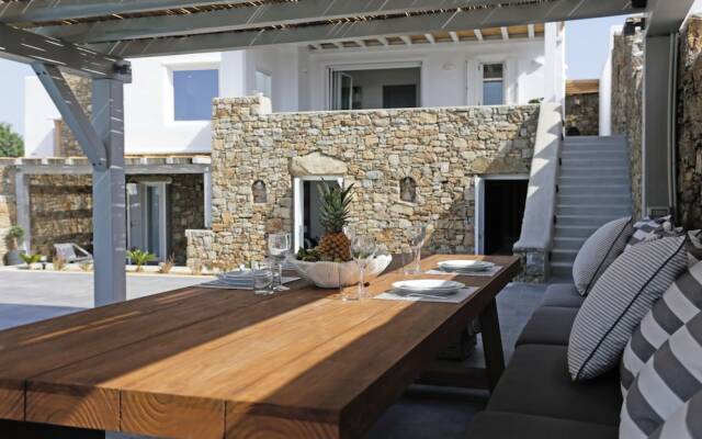 Waterfront Villa Angelika Pink Pelikan