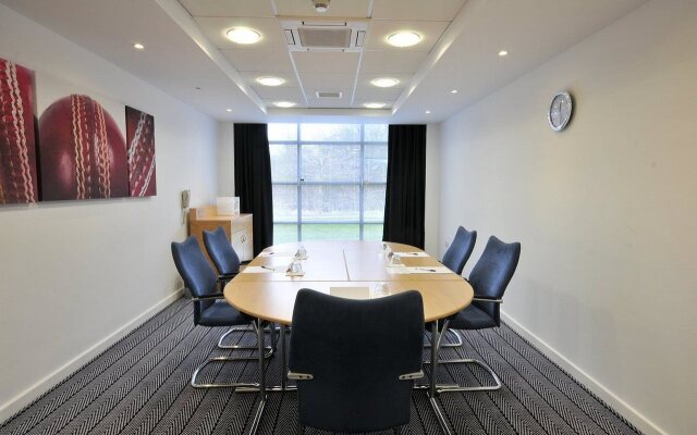 Holiday Inn Express Leigh - Sports Village by IHG