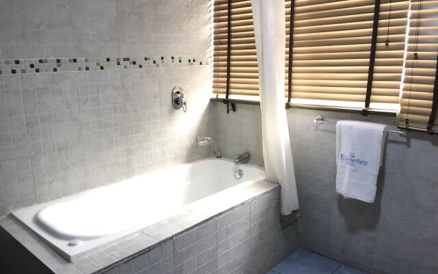 Chesterfield Hotel & Suites