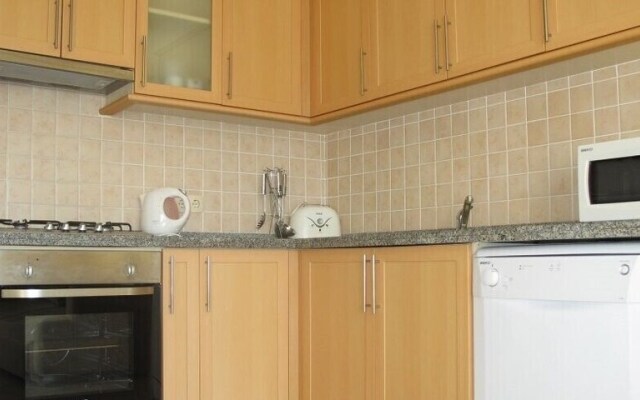 Villa SL18 by JoyLettings