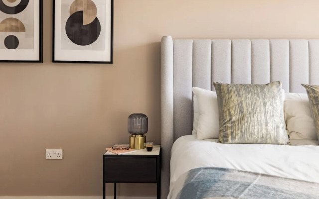 Leeds Centre by Charles Hope