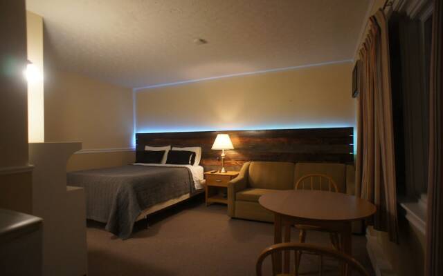 Silverwood Inn & Suites